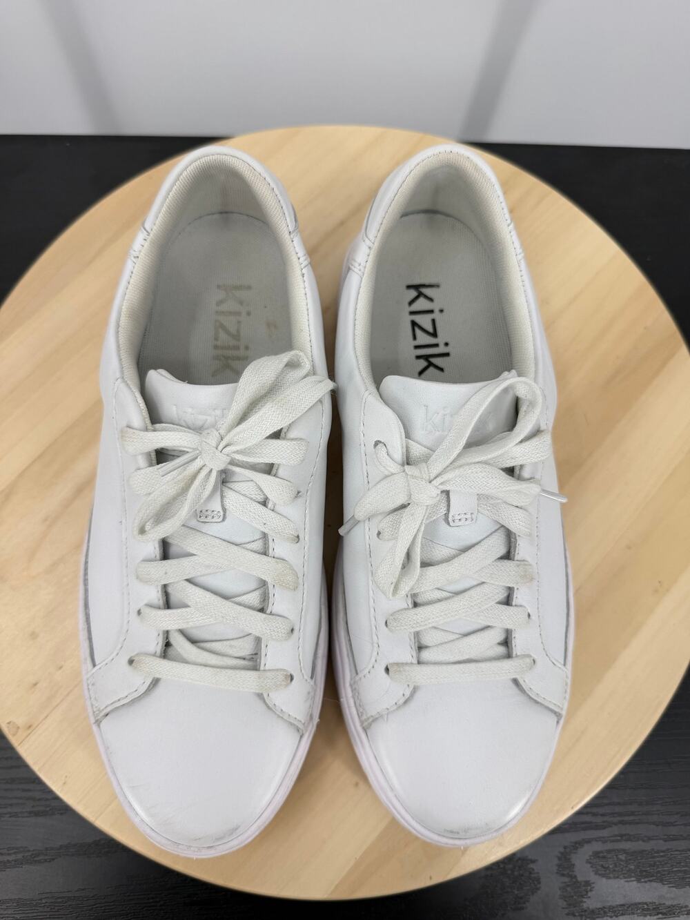 Kizik Vegas Walking Shoes Sneakers Men 7.5 Womens 9 White Leather Casual Lace Up